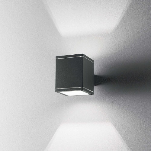 SNIF AP1 SQUARE kinkiet zewnętrzny Ideal lux aranzacja 1.jpg